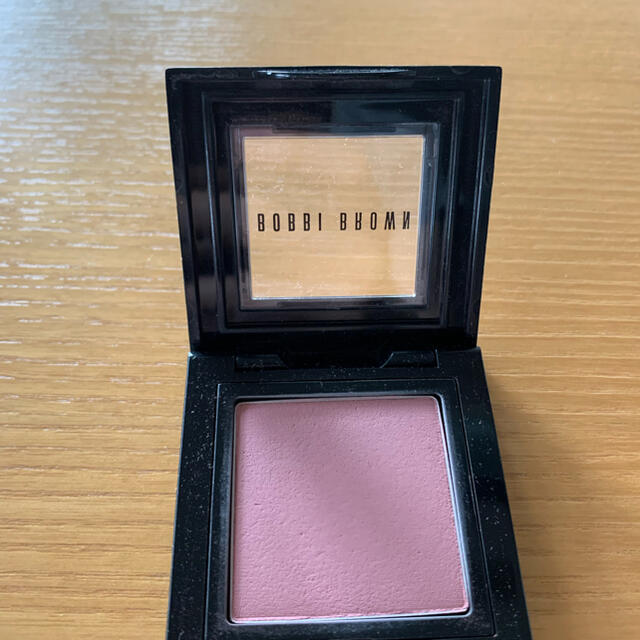 BOBBI BROWN(ボビイブラウン)のボビィブラウン　チーク　デザートローズ コスメ/美容のベースメイク/化粧品(チーク)の商品写真