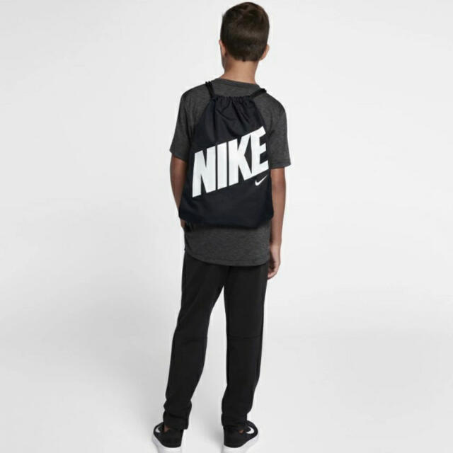 NIKE(ナイキ)のNIKE ナップサック キッズ/ベビー/マタニティのこども用バッグ(リュックサック)の商品写真