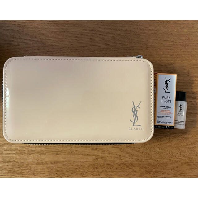 Yves Saint Laurent Beaute(イヴサンローランボーテ)の【イヴサンローラン】⭐️ノベルティ バニティポーチ⭐️サンプル各種 レディースのファッション小物(ポーチ)の商品写真