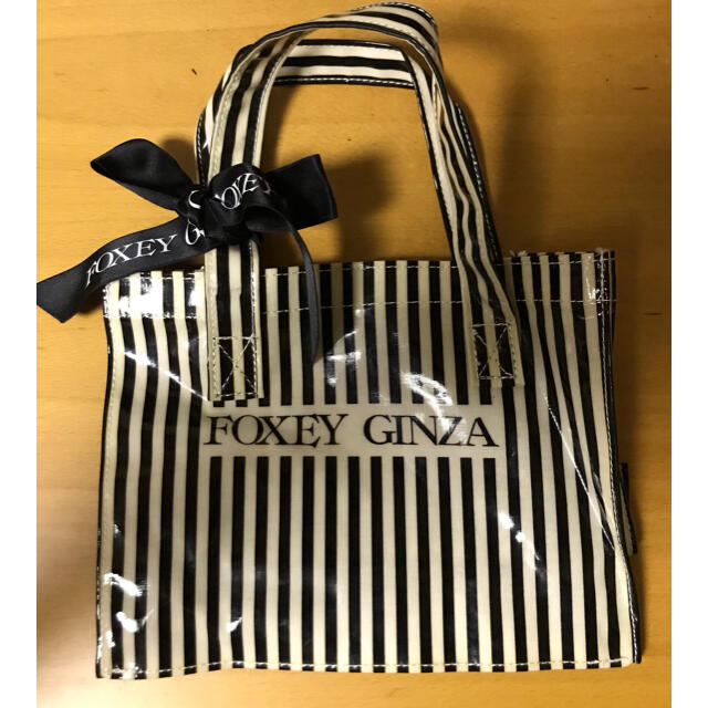 FOXEY(フォクシー)のFOXEY フォクシー　ノベルティバッグ　ストライプ　リボン付き　未使用品　美品 レディースのバッグ(トートバッグ)の商品写真