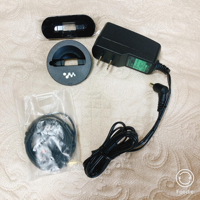 WALKMAN(ウォークマン)のSONY WALKMAN 　スピーカーのみ&付属品　⭐︎美品⭐︎ スマホ/家電/カメラのオーディオ機器(スピーカー)の商品写真