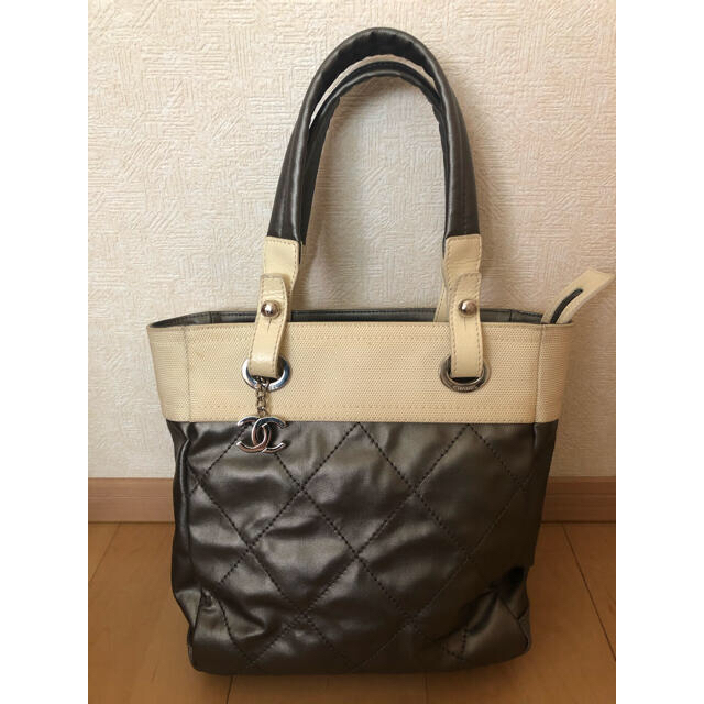 最も CHANEL パリビアリッツPMトートバッグ グレー×アイボリー