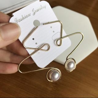 パール　ピアス　おしゃれ(ピアス)