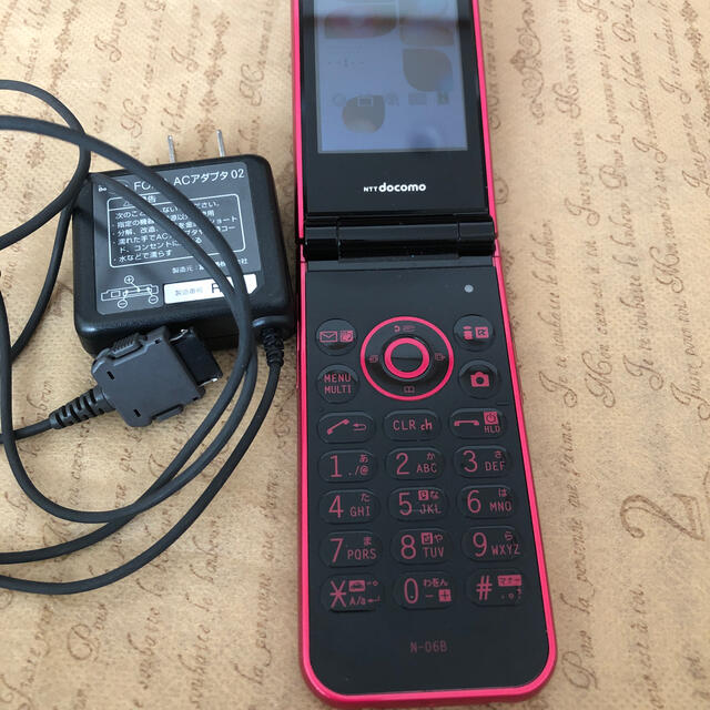 NEC(エヌイーシー)のdocomo FOMA N-06B スマホ/家電/カメラのスマートフォン/携帯電話(携帯電話本体)の商品写真