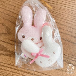 【もも様専用】新品未使用　うさぎ　チャームバンド　2つセット(がらがら/ラトル)