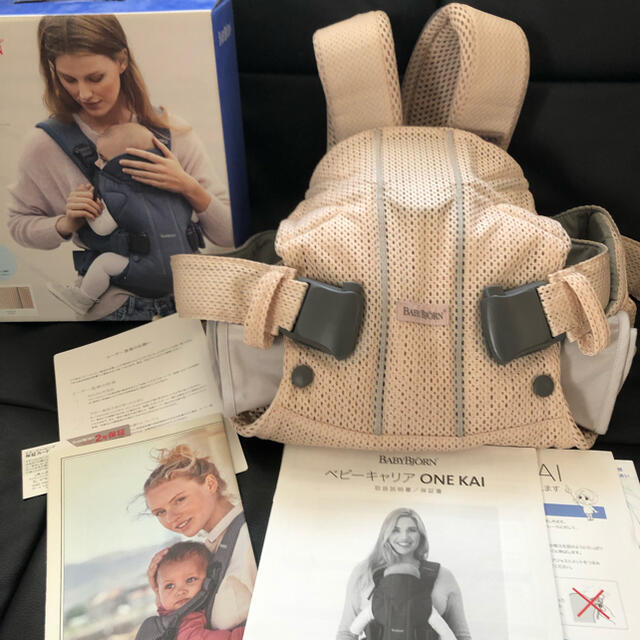 BABYBJORN(ベビービョルン)のベビージョルン　抱っこ紐　AIRメッシュ　保証期間内ベビーキャリアパーリーピンク キッズ/ベビー/マタニティの外出/移動用品(抱っこひも/おんぶひも)の商品写真