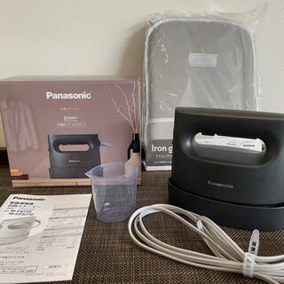 パナソニック(Panasonic)のPanasonic 衣類スチーマー/NI-CFS770-H とアイロングローブ(アイロン)