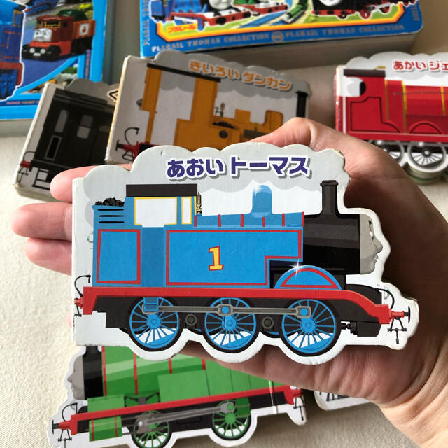 Takara Tomy(タカラトミー)のきかんしゃトーマスとなかまたち　図鑑　プラレール　トーマス　パーシー　ジェームス エンタメ/ホビーの本(絵本/児童書)の商品写真