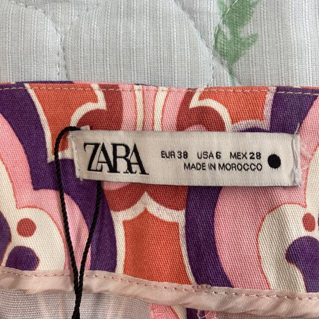 ZARA(ザラ)のZARA 柄パンツ　ピンク　パープル レディースのパンツ(カジュアルパンツ)の商品写真