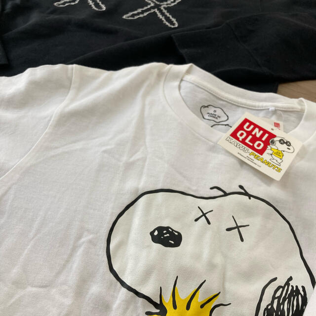 kaws UNIQLO 超レア　S Tシャツ　スウェット　未使用　タグ付き メンズのトップス(Tシャツ/カットソー(半袖/袖なし))の商品写真