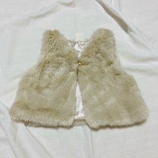 エイチアンドエム(H&M)のファー ベスト ベビー服 秋服 長袖 (カーディガン/ボレロ)