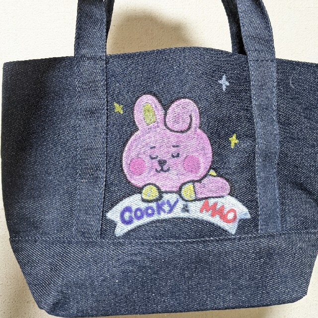 防弾少年団(BTS)(ボウダンショウネンダン)の♥lite_bule様専用💜BTS BT21 ペイントバッグ💜グクCOOKY レディースのバッグ(ハンドバッグ)の商品写真