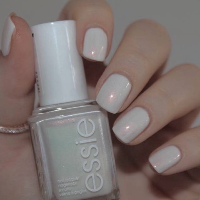 Essie(エッシー)の ＊Whiteberry＊様　専用　essie Sweet Soufflé コスメ/美容のネイル(マニキュア)の商品写真