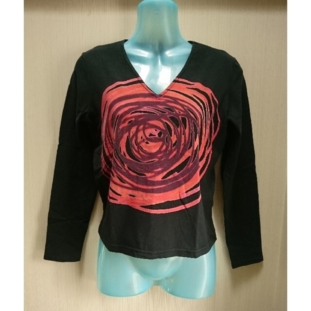 GAP(ギャップ)のVネック長袖Tシャツ ヴィンテージ風 黒×赤 ギャップ XS レディースのトップス(Tシャツ(長袖/七分))の商品写真