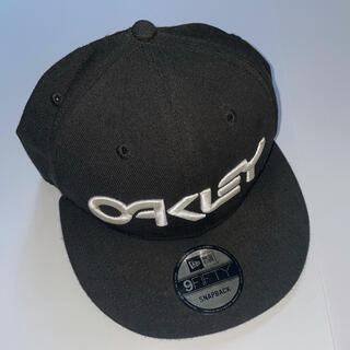オークリー(Oakley)のオークリー　Oakley キャップ　ニューエラ　帽子　9サイズ(キャップ)