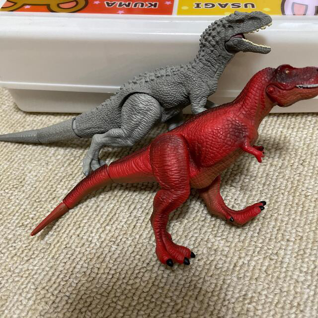 Takara Tomy(タカラトミー)のミキミニ様　専用　恐竜3体とバトルキングダム エンタメ/ホビーのおもちゃ/ぬいぐるみ(キャラクターグッズ)の商品写真