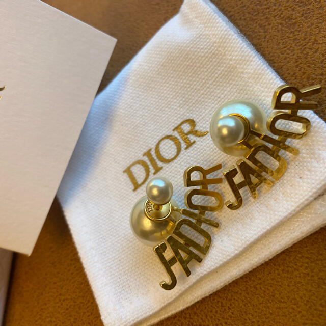 Christian Dior(クリスチャンディオール)の新品未使用　DIOR TRIBALESピアス レディースのアクセサリー(ピアス)の商品写真