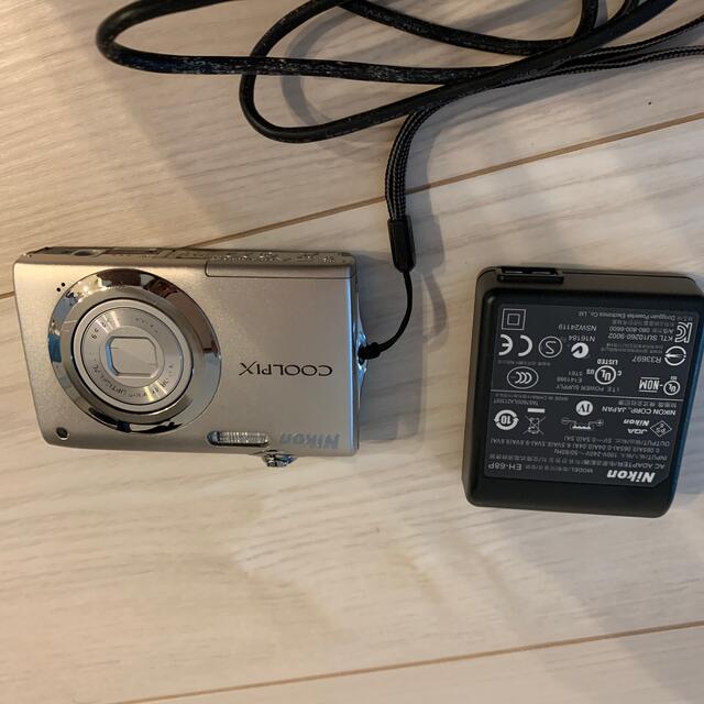 Nikon(ニコン)のNikon COOLPIX S3000 スマホ/家電/カメラのカメラ(コンパクトデジタルカメラ)の商品写真