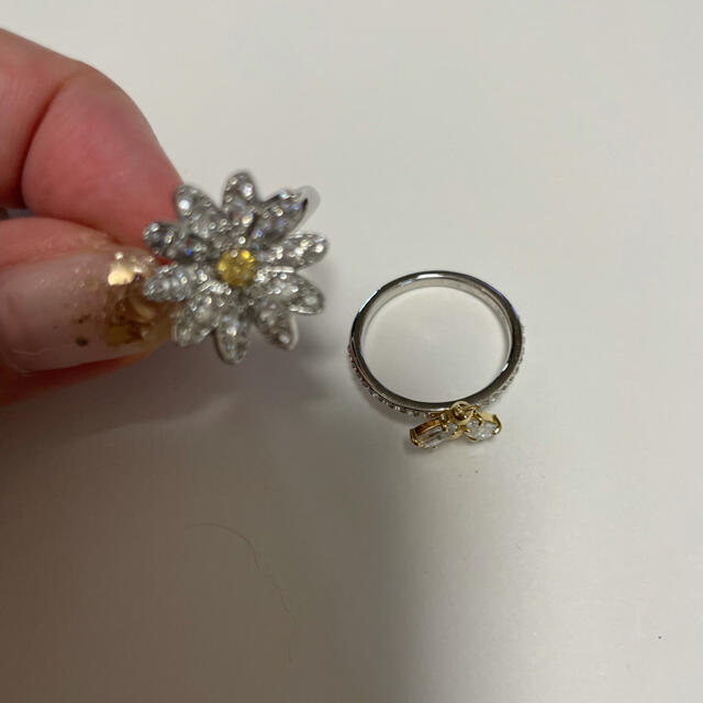 SWAROVSKI - スワロフスキー Swarovski お花 蜂リングセット の SWAROVSKI - スワロフスキー Swarovski お花 蜂リングセット の