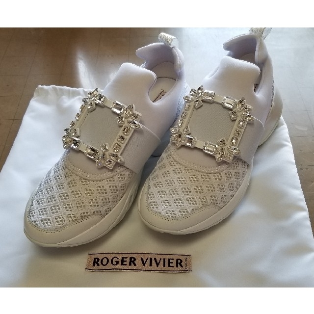 ROGER VIVIER(ロジェヴィヴィエ)のビジュースニーカー　厚底　白　37 レディースの靴/シューズ(スニーカー)の商品写真