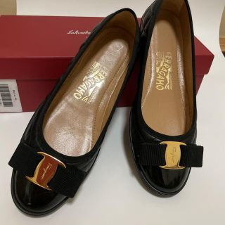 サルヴァトーレフェラガモ(Salvatore Ferragamo)の【ご購入者様専用】フェラガモ  フラットシューズ(バレエシューズ)