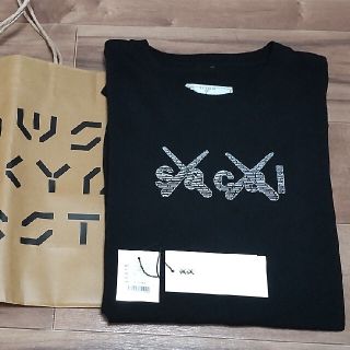 サカイ(sacai)のsacai × KAWS TOKYO FIRST 限定 Tシャツ XL tee(Tシャツ/カットソー(半袖/袖なし))