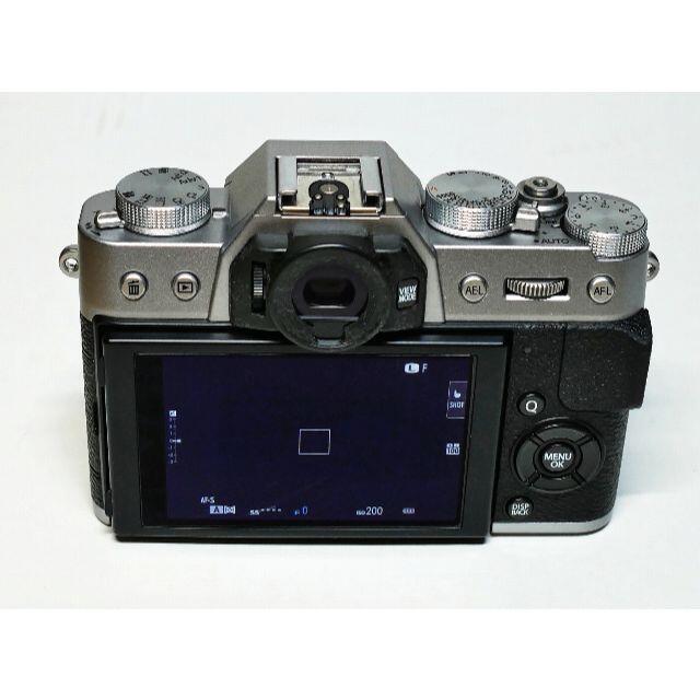富士フイルム(フジフイルム)のFUJIFILM X-T20　ボディ　ウッドグリップ・予備バッテリー付き スマホ/家電/カメラのカメラ(ミラーレス一眼)の商品写真