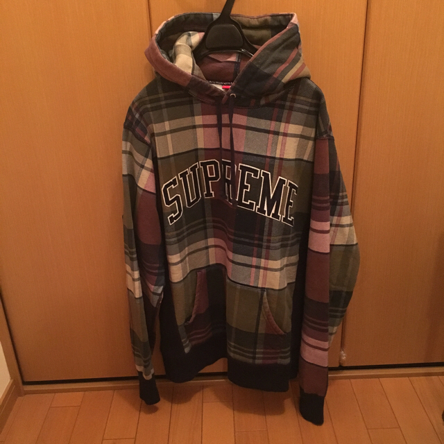 最終値下げsupreme フーディーＭ　試着のみ