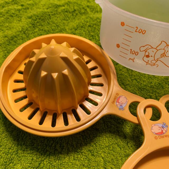 タッパーウェア★離乳食セット☆クマのプーさん★安全安心のTupperware キッズ/ベビー/マタニティの授乳/お食事用品(離乳食器セット)の商品写真