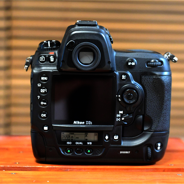 良品】 Nikon デジタル一眼レフカメラ D3S