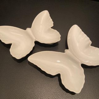 【美品】蝶　蝶々　チョウ　小皿　ペア　白　ホワイト　①(食器)