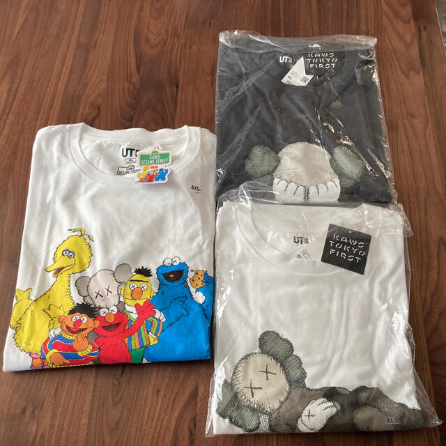 ユニクロ　kaws tokyo first セサストリート　4XL メンズのトップス(Tシャツ/カットソー(半袖/袖なし))の商品写真