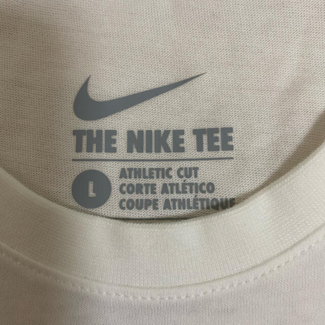 NIKE(ナイキ)のファッション スニーカー サッカー NIKE NIKEFC Tシャツ スポーツ/アウトドアのサッカー/フットサル(ウェア)の商品写真