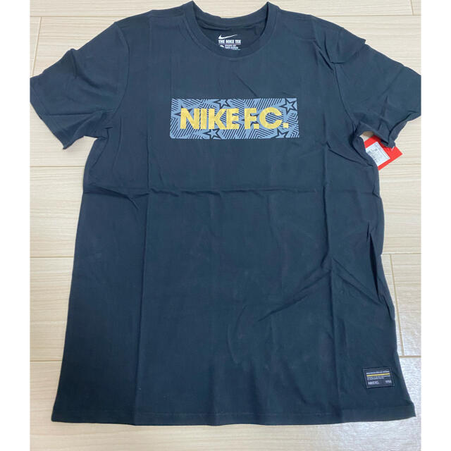 NIKE(ナイキ)のファッション スニーカー サッカー NIKE NIKEFC Tシャツ スポーツ/アウトドアのサッカー/フットサル(ウェア)の商品写真