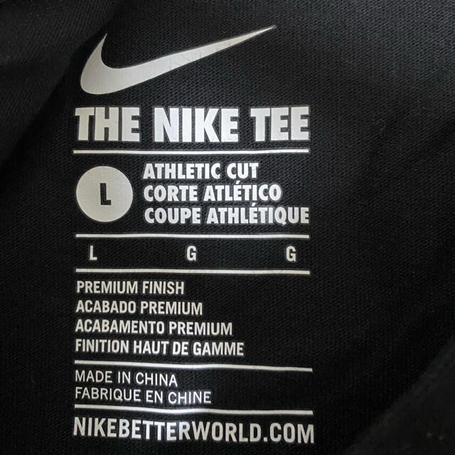 NIKE(ナイキ)のファッション スニーカー サッカー NIKE NIKEFC Tシャツ スポーツ/アウトドアのサッカー/フットサル(ウェア)の商品写真