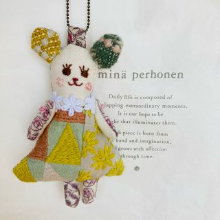 ミナペルホネン(mina perhonen)のしょくぱんまん様(バッグチャーム)