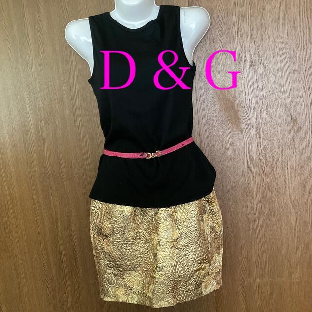 [✨Ｄ＆Ｇ  新品タグ付き　GOLD  光沢有りスカート✨]