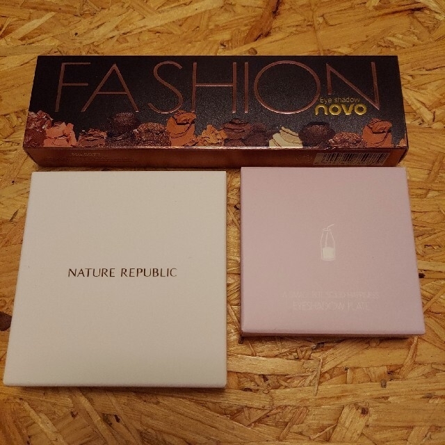 NATURE REPUBLIC(ネイチャーリパブリック)のアイシャドウ パレット　3点セット！ ネイチャーリパブリック　novo コスメ/美容のベースメイク/化粧品(アイシャドウ)の商品写真