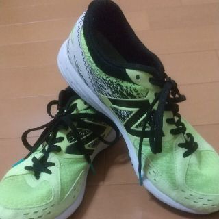 ニューバランス(New Balance)のNew balance☆スニーカー２５センチ☆レモン・イエロー☆綺麗！(スニーカー)