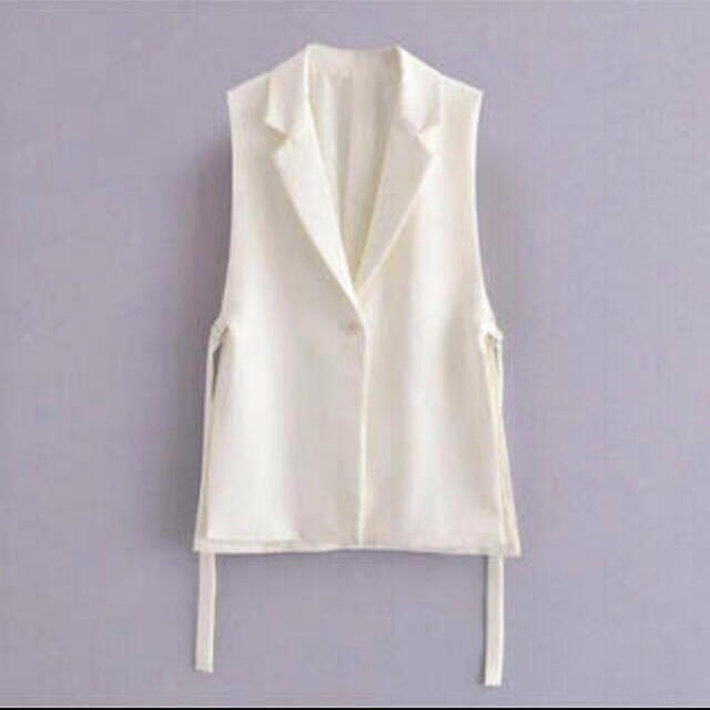 ZARA - ZARA サイドスリット ジレ ベスト ホワイトの通販 by shop