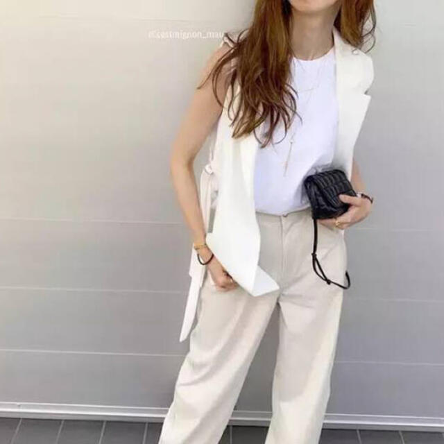 ZARA - ZARA サイドスリット ジレ ベスト ホワイトの通販 by shop
