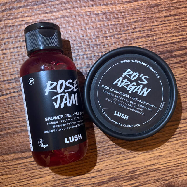 LUSH(ラッシュ)のラッシュ　ローズジャム コスメ/美容のボディケア(ボディソープ/石鹸)の商品写真