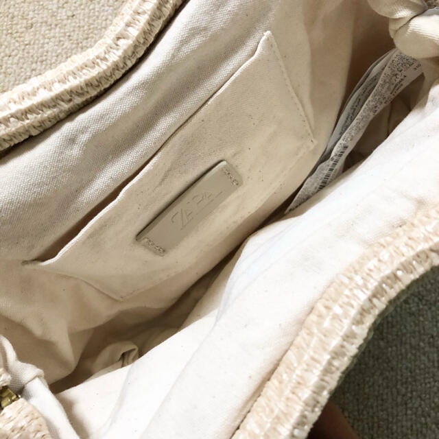 ZARA(ザラ)の【新品未使用】zara  ラフィアショルダーバッグ レディースのバッグ(かごバッグ/ストローバッグ)の商品写真