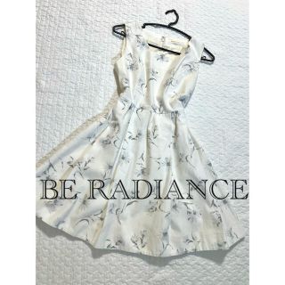 ビーラディエンス(BE RADIANCE)の☆BE RADIANCE☆ビーラディエンス　花柄プリントワンピース　スカラップ(ひざ丈ワンピース)