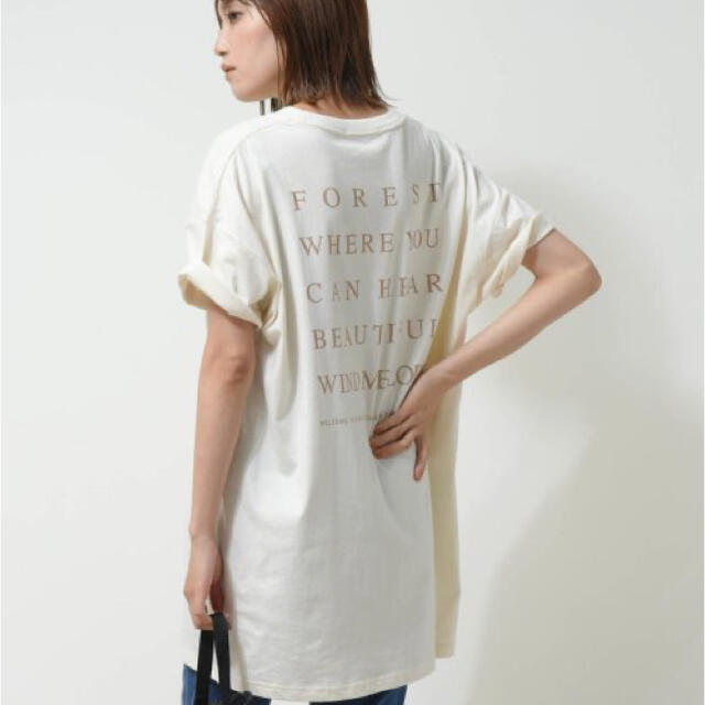 LIPSTAR(リップスター)のLIPSTAR バックロゴTシャツ レディースのトップス(Tシャツ(半袖/袖なし))の商品写真