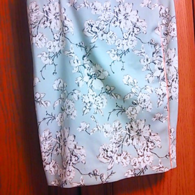 FRAY I.D(フレイアイディー)のレトロフラワースカート fray i.d レディースのスカート(ひざ丈スカート)の商品写真