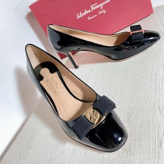 サルヴァトーレフェラガモ(Salvatore Ferragamo)のFerragamo  パンプス  ERICE  8.5(ハイヒール/パンプス)