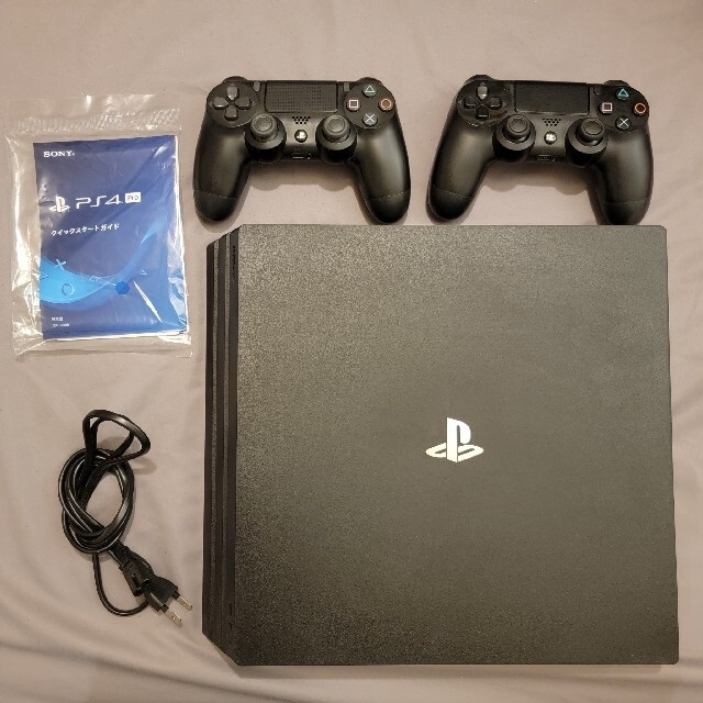 PlayStation4(プレイステーション4)のplaystation4 PS4 Pro 1TB CUH-7000B エンタメ/ホビーのゲームソフト/ゲーム機本体(家庭用ゲーム機本体)の商品写真