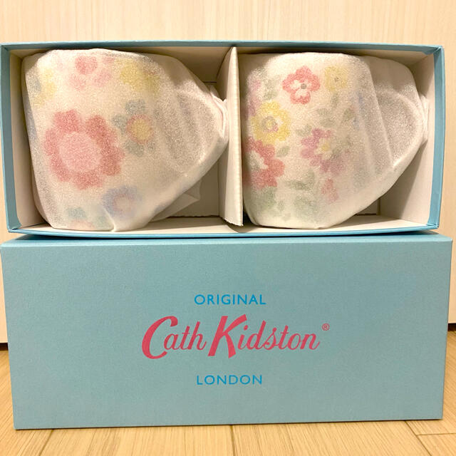 Cath Kidston(キャスキッドソン)のペアマグカップ インテリア/住まい/日用品のキッチン/食器(グラス/カップ)の商品写真