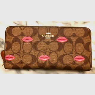 コーチ(COACH)の✨新作✨sexyなCOACH✤リップ💋✤シグネチャー(財布)